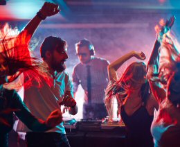 Phoenix DJ for wedding ceremonies, wedding receptions, parties, anniversaries provides DJ services in Phoenix valleywide